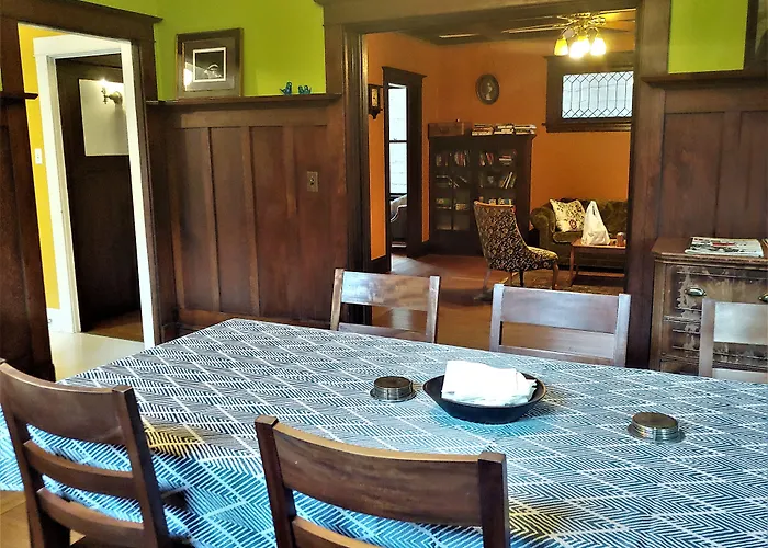 Bluebird Guesthouse Portland